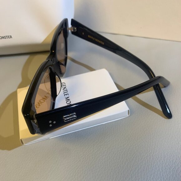 Gentle Monster NABI Sunglasses - Picture 3 of 8